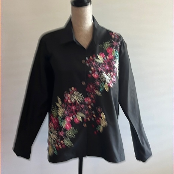 Vintage Van Heusen Silk Embroidered Shirt Size Large Flower Motif. - Picture 1 of 9